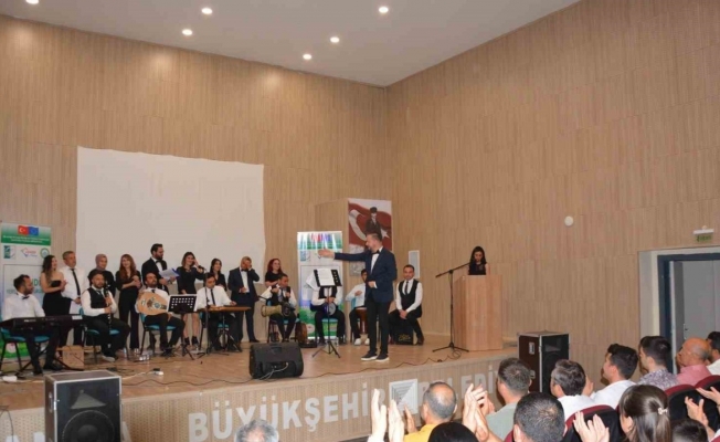Selendi Türk Müziği Korosu ilk konserini verdi
