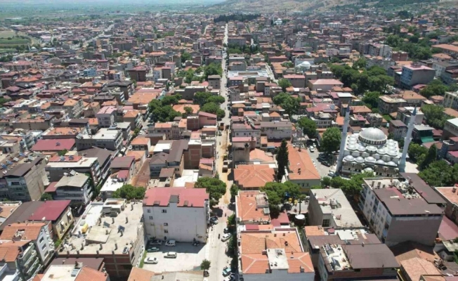 Alaşehir’in prestij caddesinde sıra üst yapıda