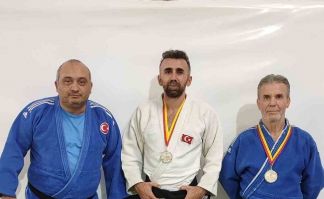 Yunusemreli veteran judocular Balkan Şampiyonu oldu