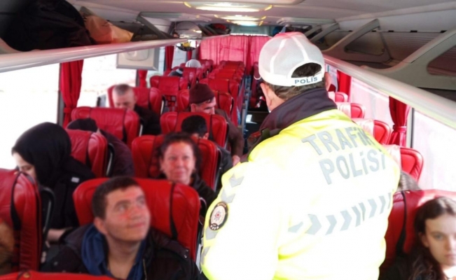 Manisa’da şehirlerarası yolcu taşıyan otobüslere denetim