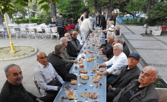 Taş medreseliler Manisa’da iftar sofrasında buluştu