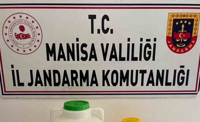 Manisa’da yol uygulamasında kaçak alkol ele geçirildi