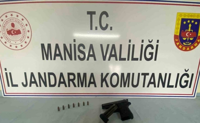 Manisa’da şüpheliden ruhsatsız tabanca çıktı