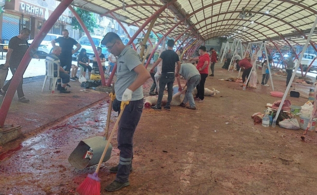 Şehzadeler’de kurban kesim yerlerine anında temizlik