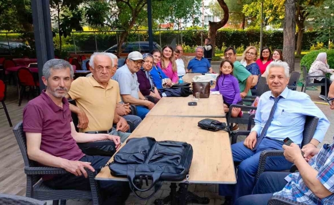 Türk Müziği Derneğine kadın eli