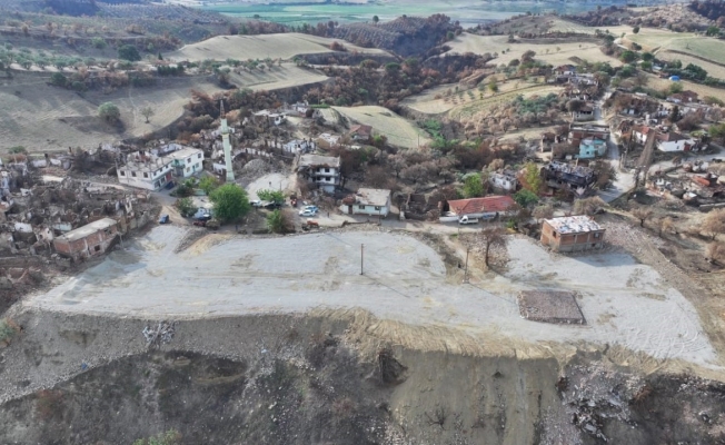 Yangında küle dönen Karayakup’ta yaralar sarılıyor