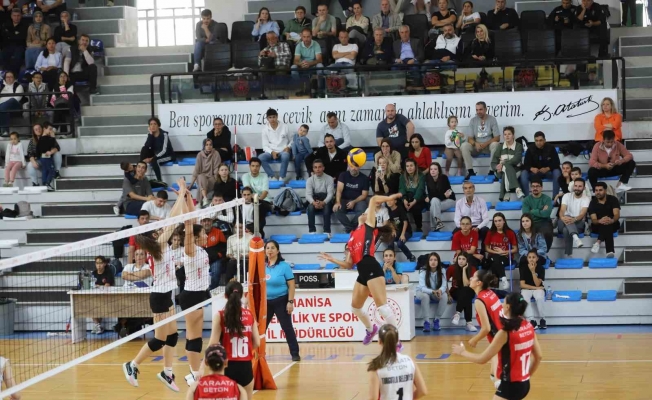 Turgutlu Belediyespor Voleybol Takımı doludizgin ilerliyor