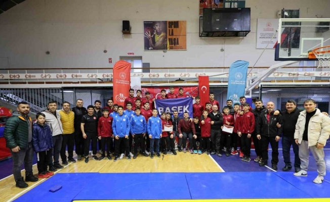 Manisa’da yapılan Okul Sporları Güreş Grup Müsabakaları sona erdi