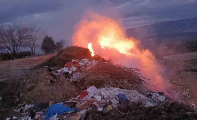 Sarıgöl’de aynı çöplükte ikinci yangın