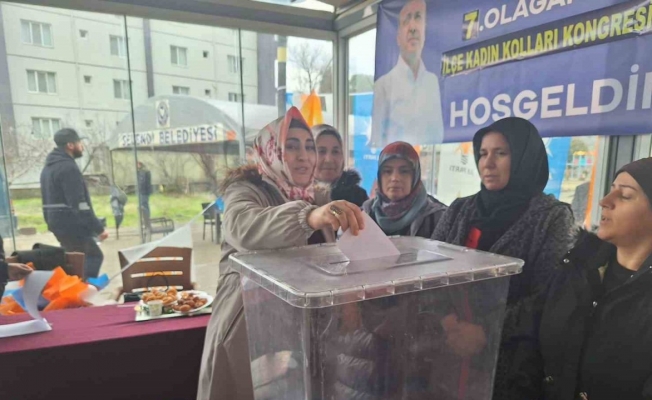 AK Parti Selendi Kadın Kolları Kongresi bayram havasında geçti