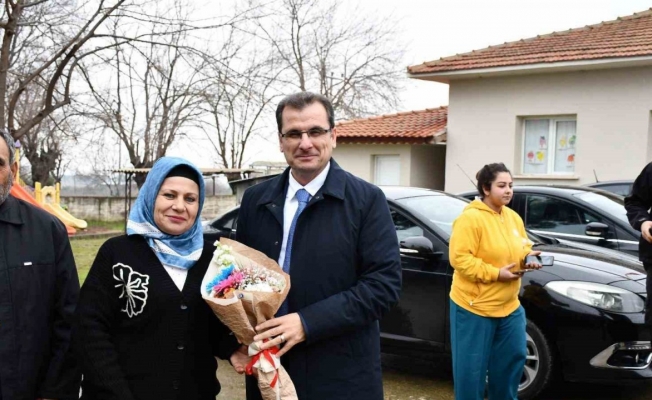 Salihli Kaymakamı Güldoğan, 2 mahallede talepleri dinledi