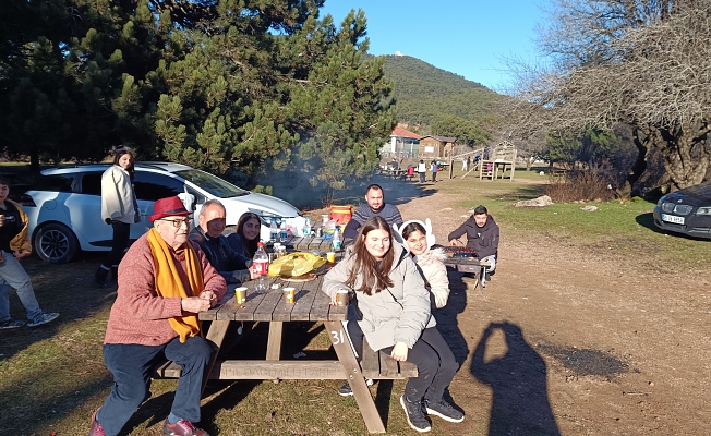 Yazdan kalma günde Spil'de akın ettiler