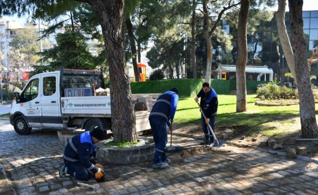 Parklarda bakım onarım çalışmaları hız kesmeden sürüyor