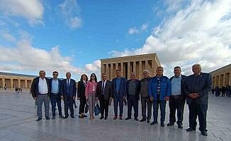 Manisalı muhtarlar Anıtkabir’deki törenlere katıldı