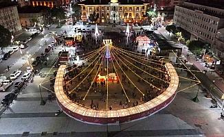 Manisa ışıl ışıl caddeleriyle yeni yıla hazır