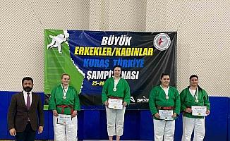 Manisalı sporcular, Büyükler Kuraş Türkiye Şampiyonası’nda madalya kazandı