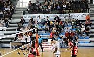 Turgutlu Belediyespor Voleybol Takımı doludizgin ilerliyor